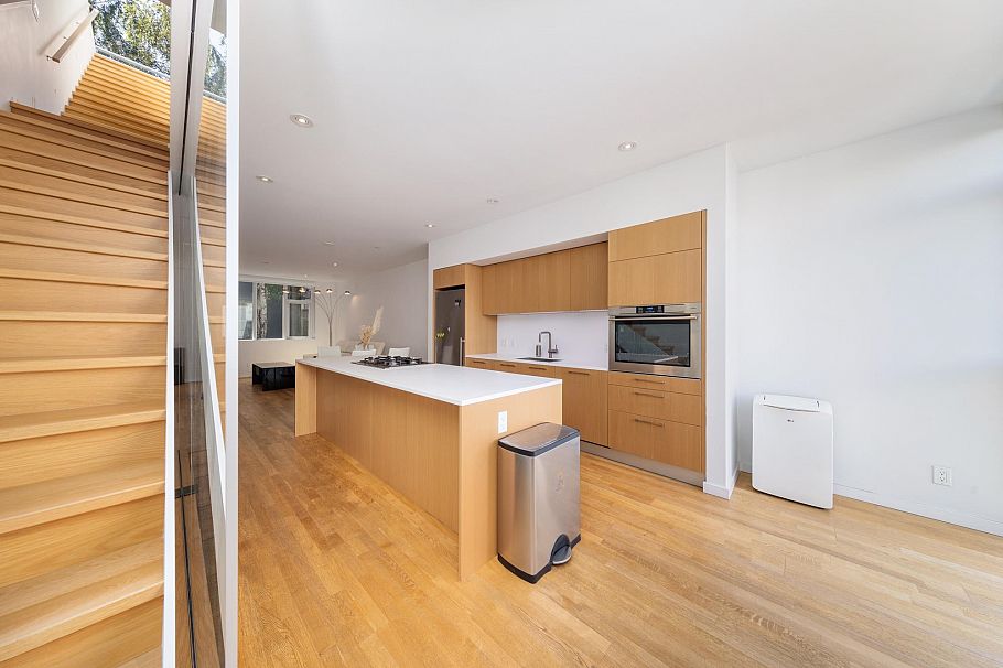 2216 Willow Street Vancouver, BC - 10