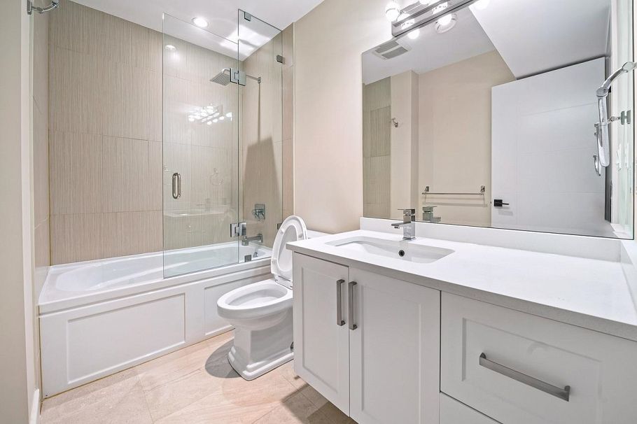 839 W 20th Street North Vancouver, BC - 31