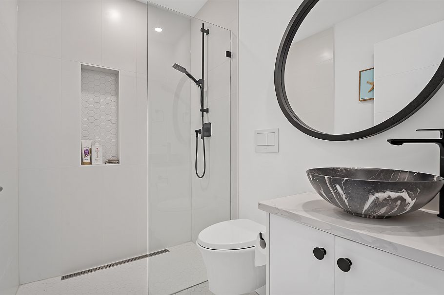 225 E 57th Avenue Vancouver, BC - 18