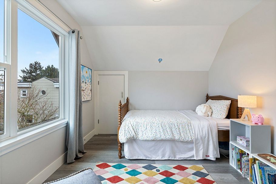 261 E 4th Street North Vancouver, BC - 20