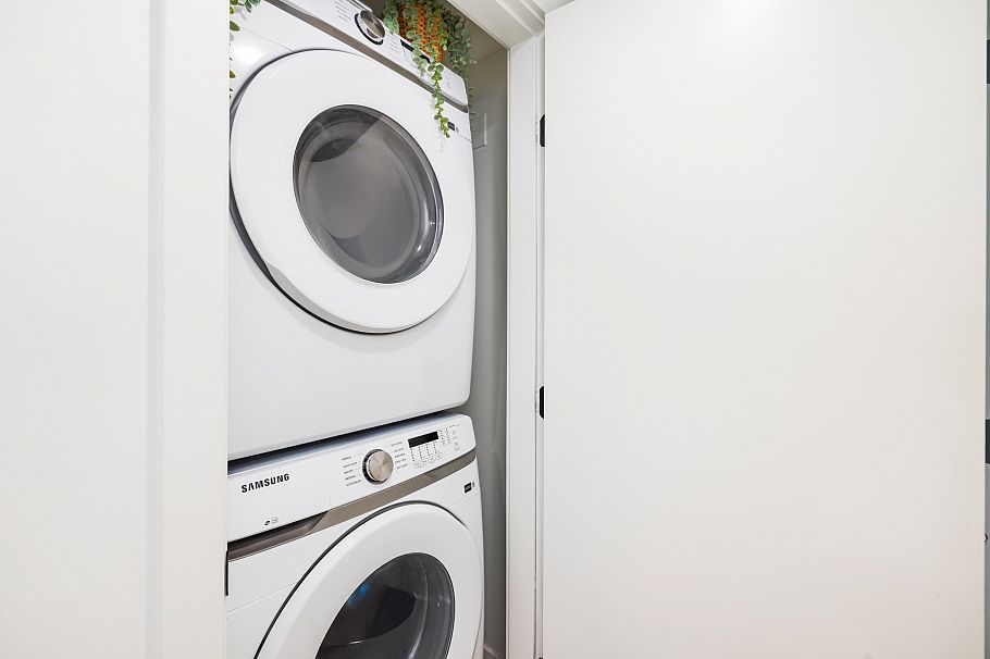 444 545 E 2nd Street North Vancouver, BC - 22