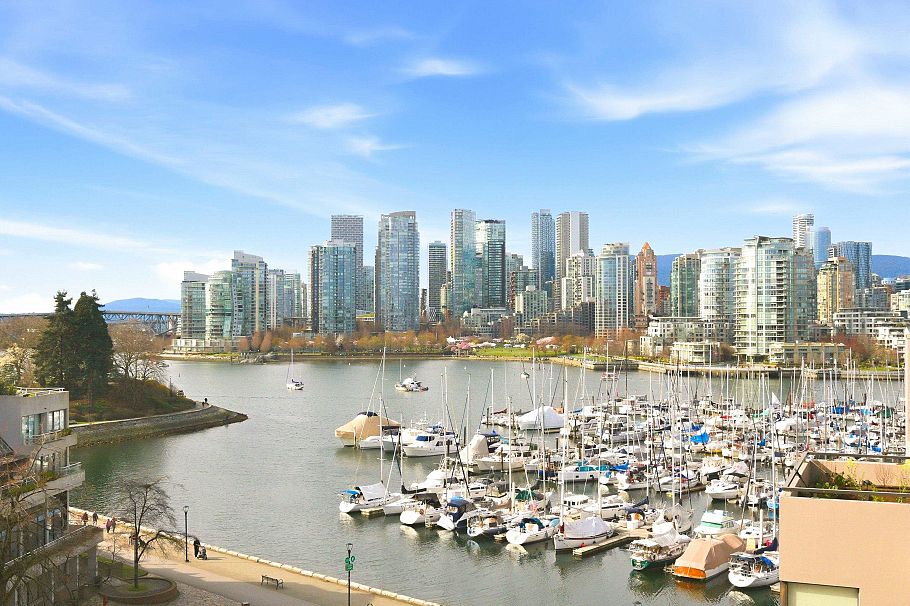 533 666 Leg In Boot Square Vancouver, BC - 10