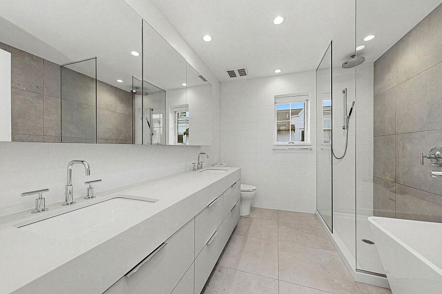 119 2070 Curling Road North Vancouver, BC - 14