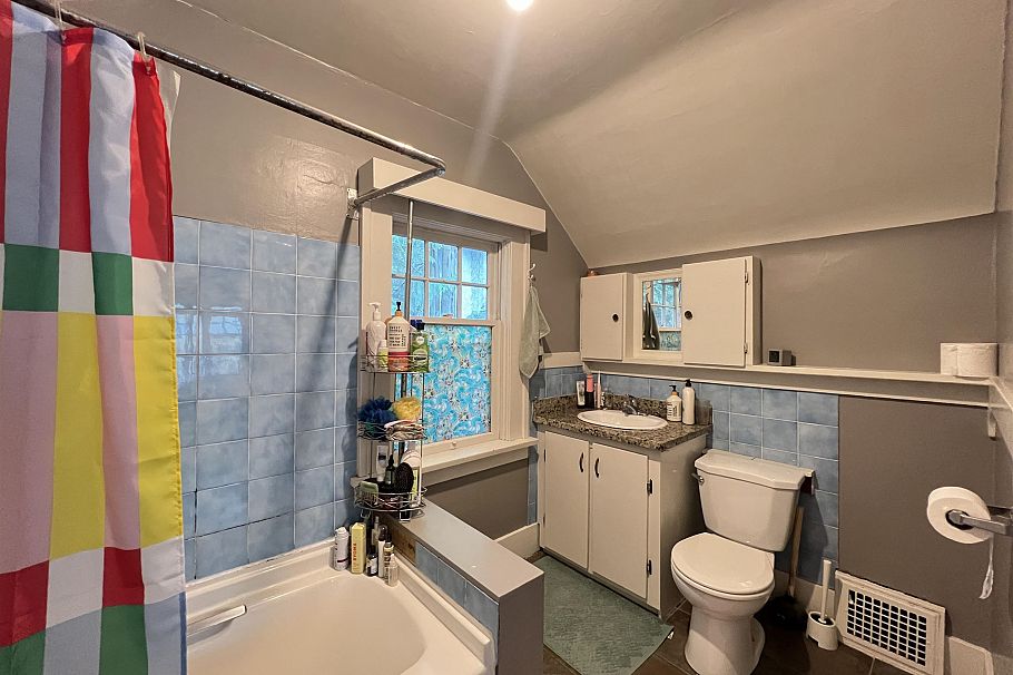 2080 W 33rd Avenue Vancouver, BC - 30