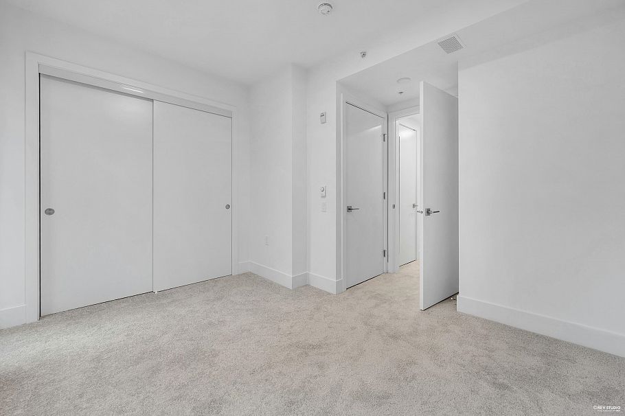 108 2073 E 1 Avenue Vancouver, BC - 29