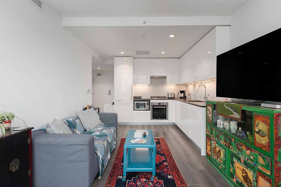 305 8138 Fraser Street Vancouver, BC - 1