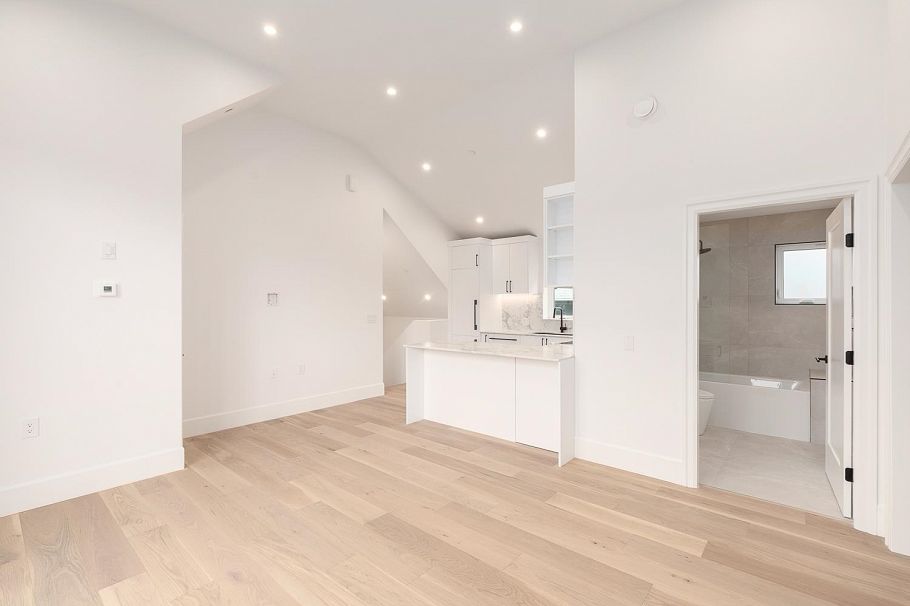 849 E 19th Avenue Vancouver, BC - 6