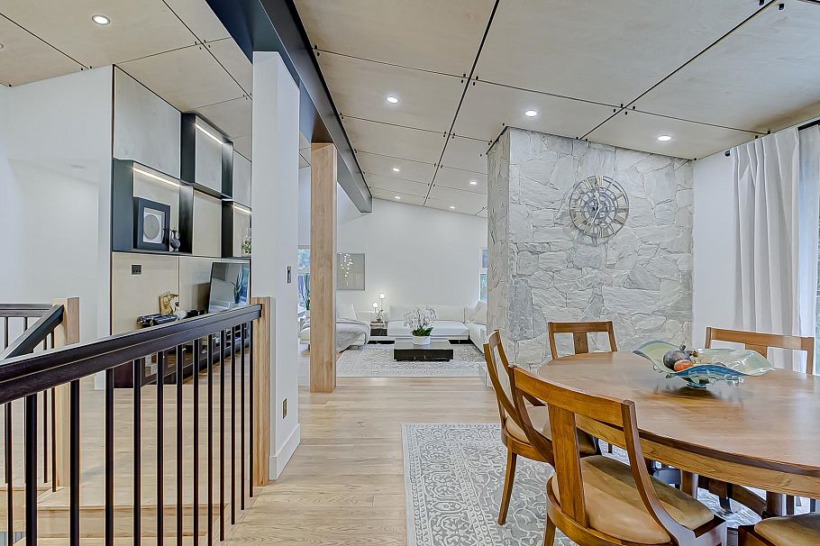 2836 Violet Street North Vancouver, BC - 37