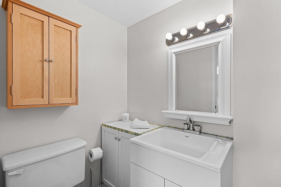 302 2215 Mcgill Street Vancouver, BC - 22