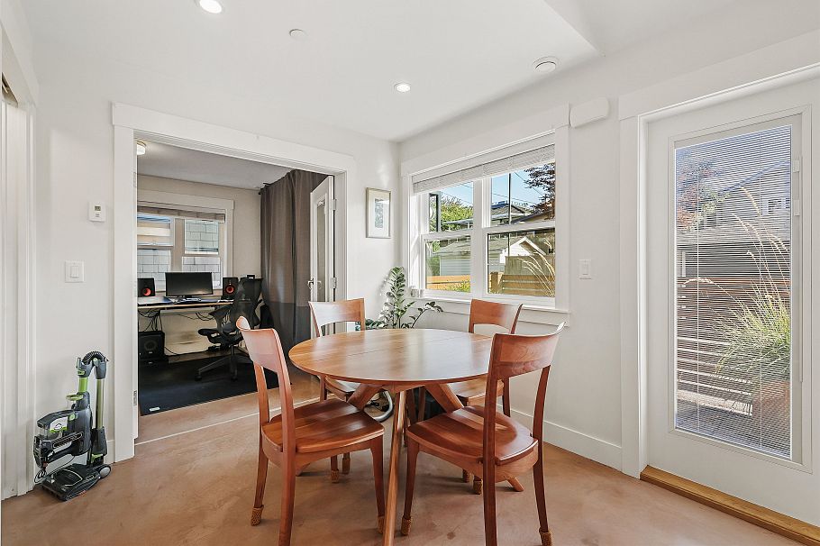 2274 E 7th Avenue Vancouver, BC - 33