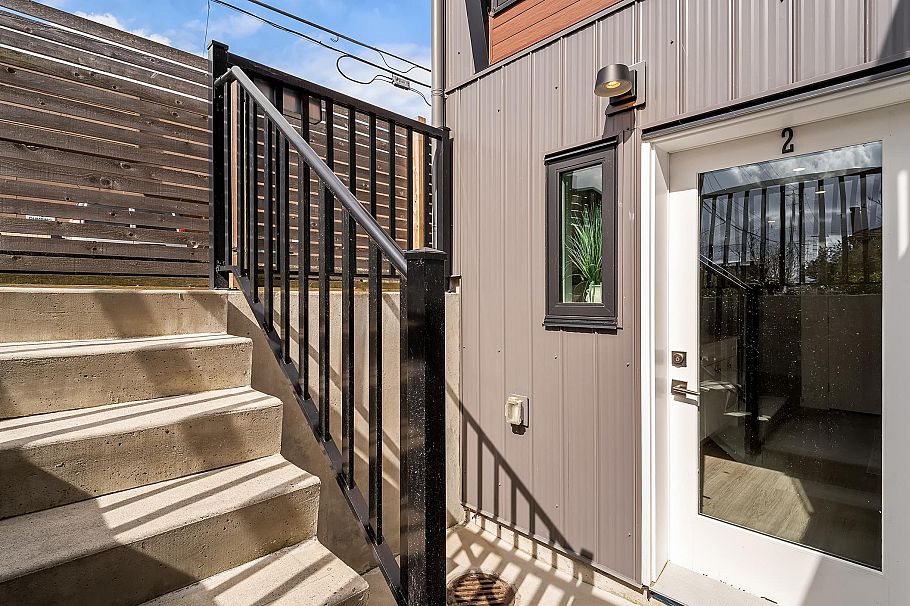 225 E 57th Avenue Vancouver, BC - 30