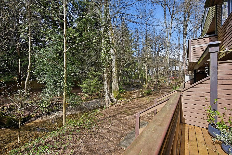 3321 Mountain Highway North Vancouver, BC - 22