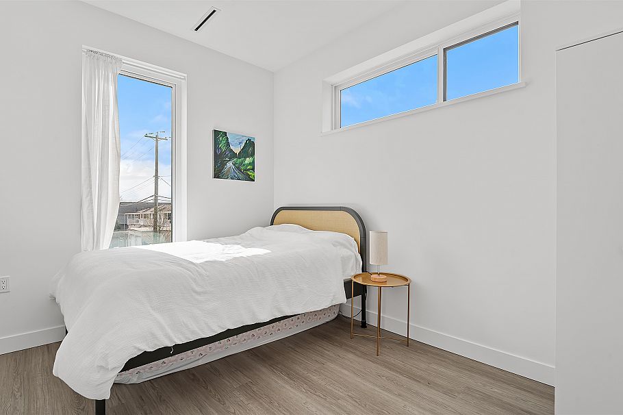 225 E 57th Avenue Vancouver, BC - 22