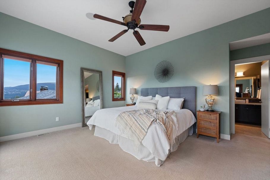 124 Carisbrooke Crescent North Vancouver, BC - 20