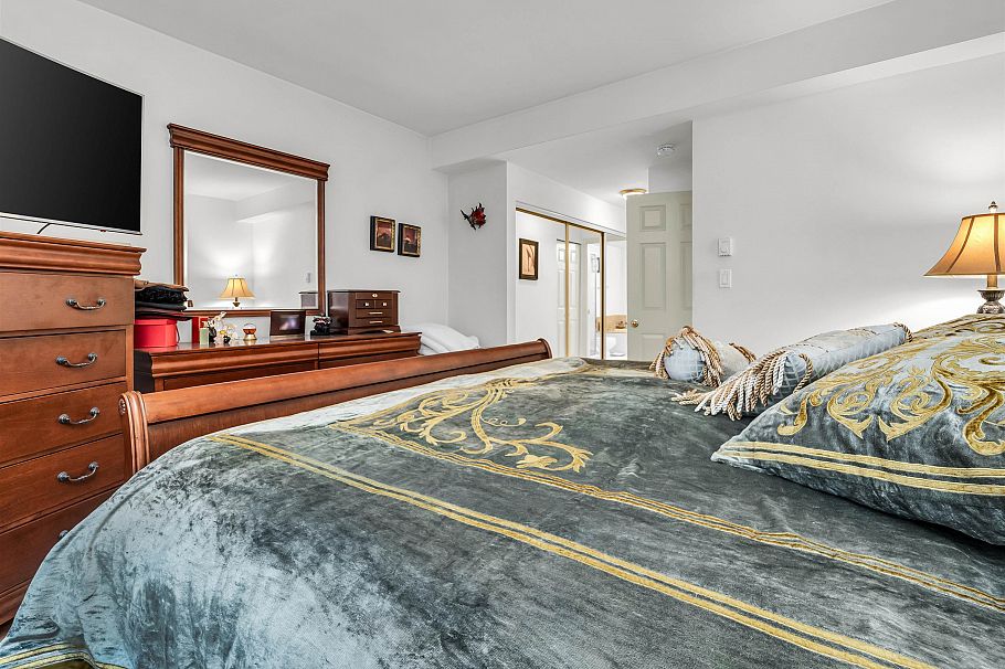 302 1311 Beach Avenue Vancouver, BC - 17