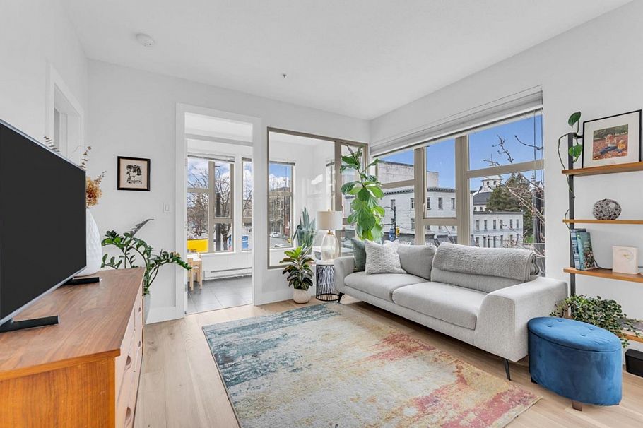 304 205 E 10th Avenue Vancouver, BC - 2