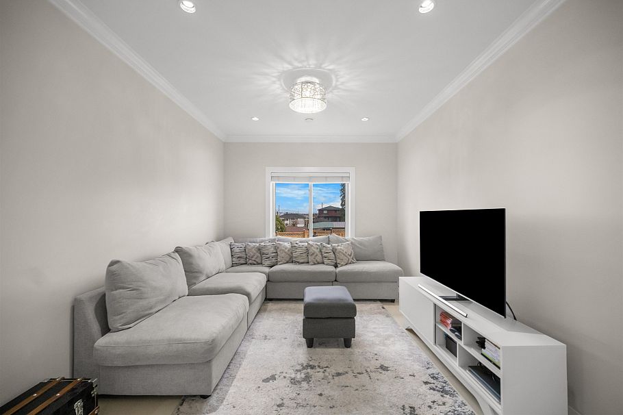 4986 Inman Avenue Burnaby, BC - 7