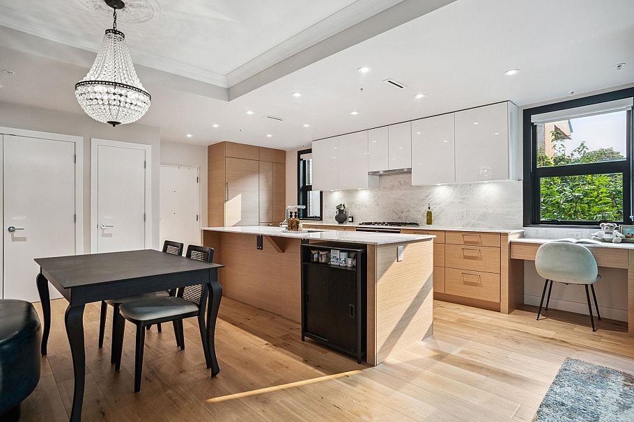 201 3669 West 11th Avenue Vancouver, BC - 6