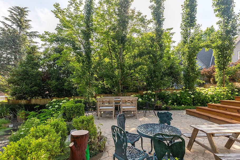 1749 W 38th Avenue Vancouver, BC - 32