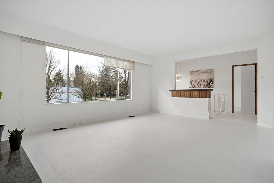 585 W 65th Avenue Vancouver, BC - 5