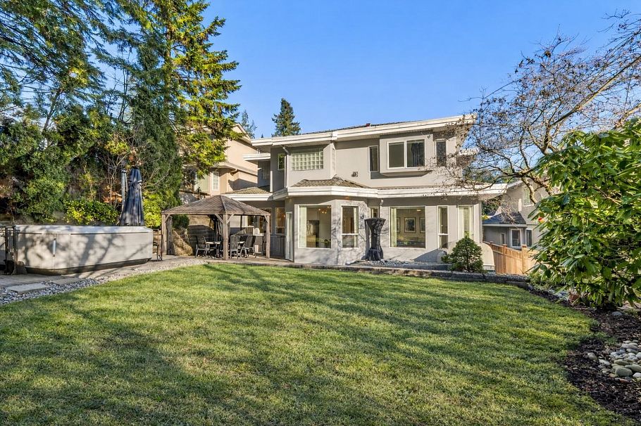 1725 Orkney Place North Vancouver, BC - 3