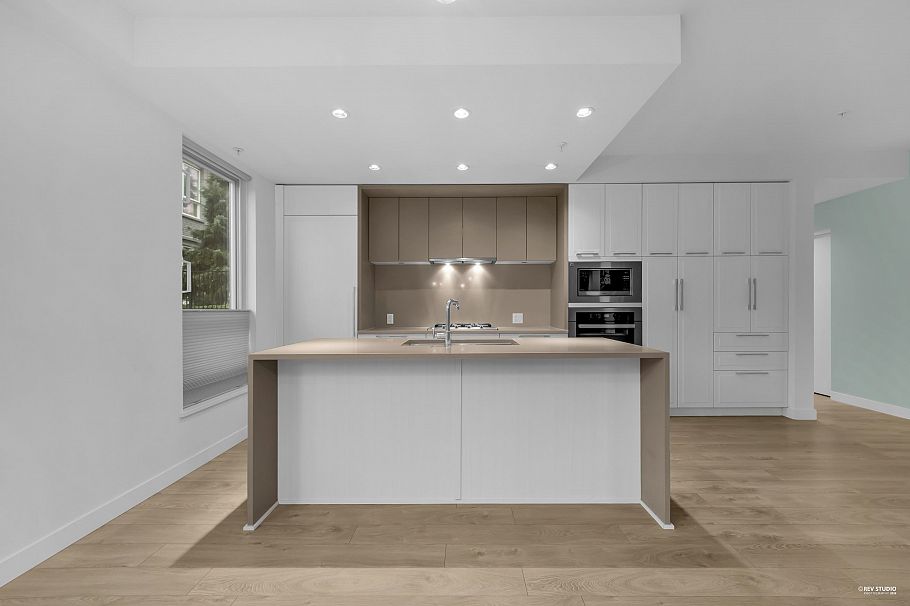 109 6677 Cambie Street Vancouver, BC - 9