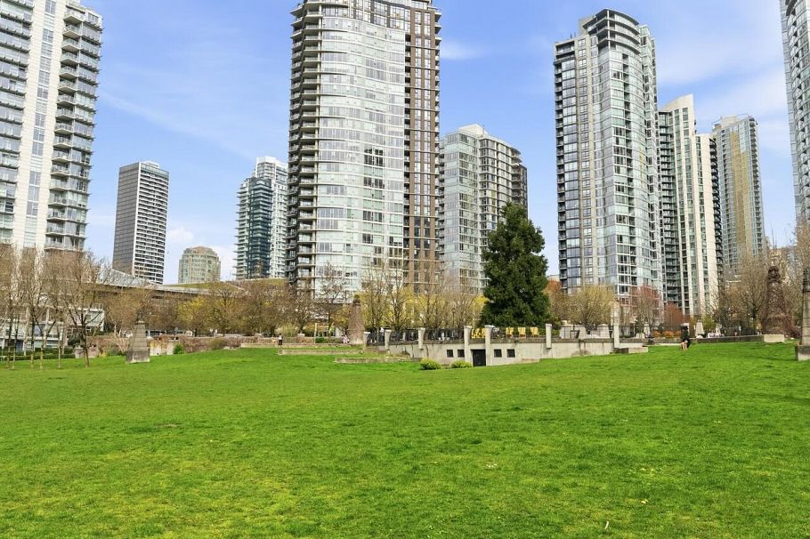 3106 1495 Richards Street Vancouver, BC - 31