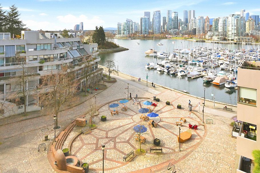 533 666 Leg In Boot Square Vancouver, BC - 11