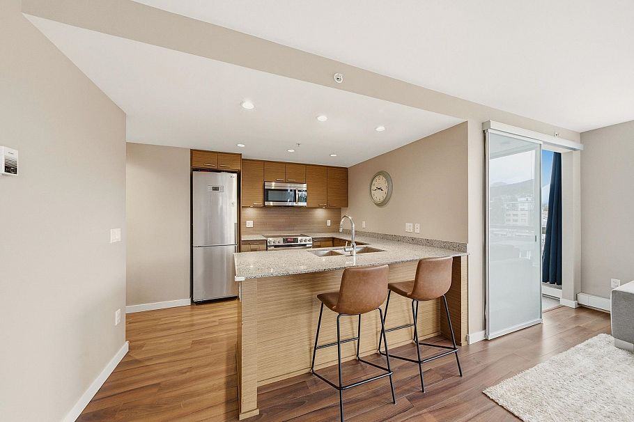 705 135 E 17th Street North Vancouver, BC - 12