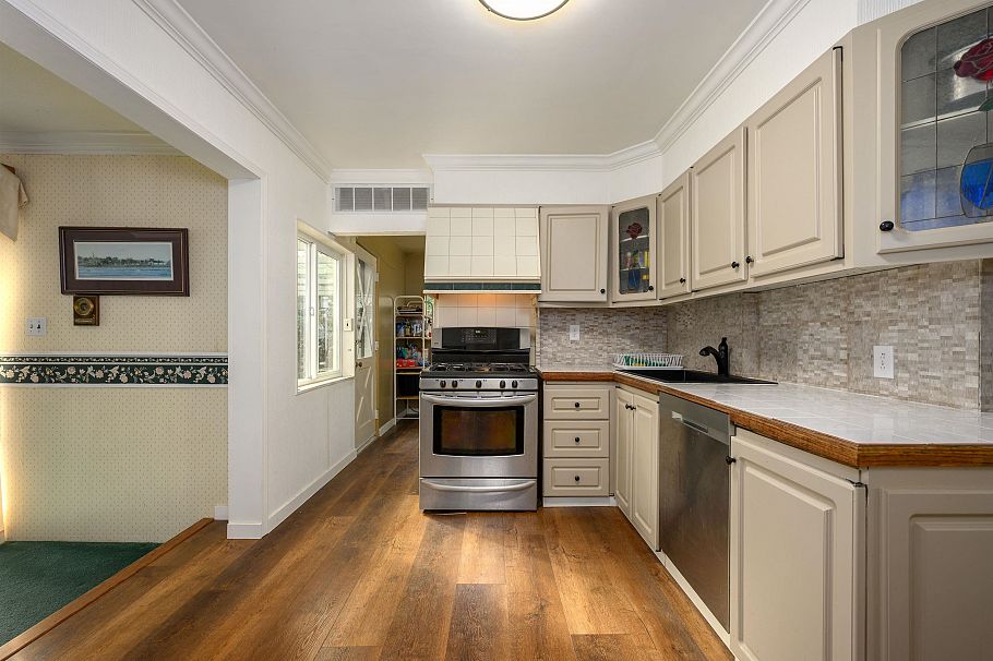 1355 Frederick Road North Vancouver, BC - 5