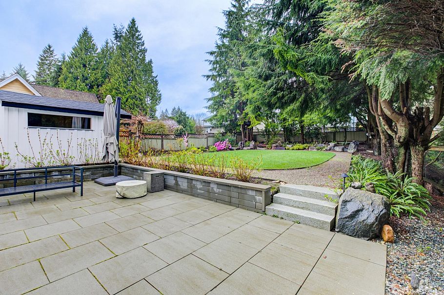 2836 Violet Street North Vancouver, BC - 40