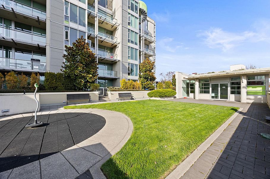 308 2528 Maple Street Vancouver, BC - 23