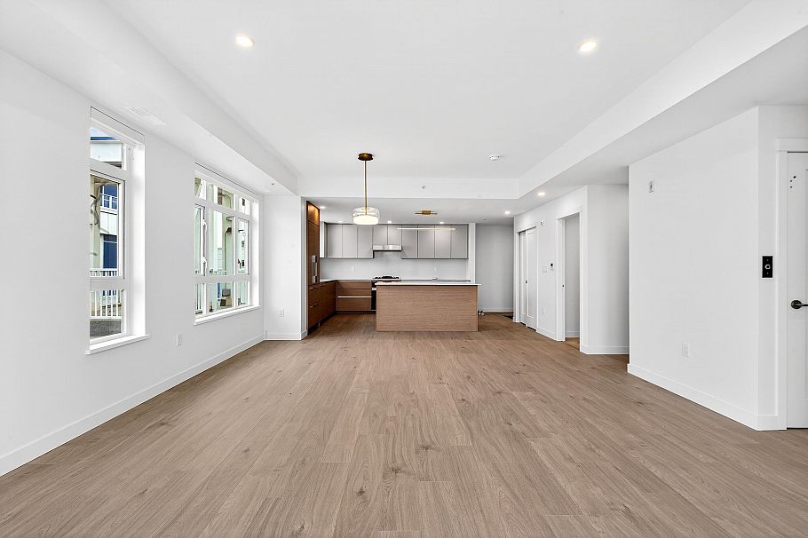 76 10333 River Drive Richmond, BC - 2