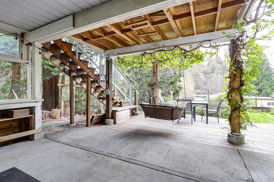 229 W 22nd Street North Vancouver, BC - 24