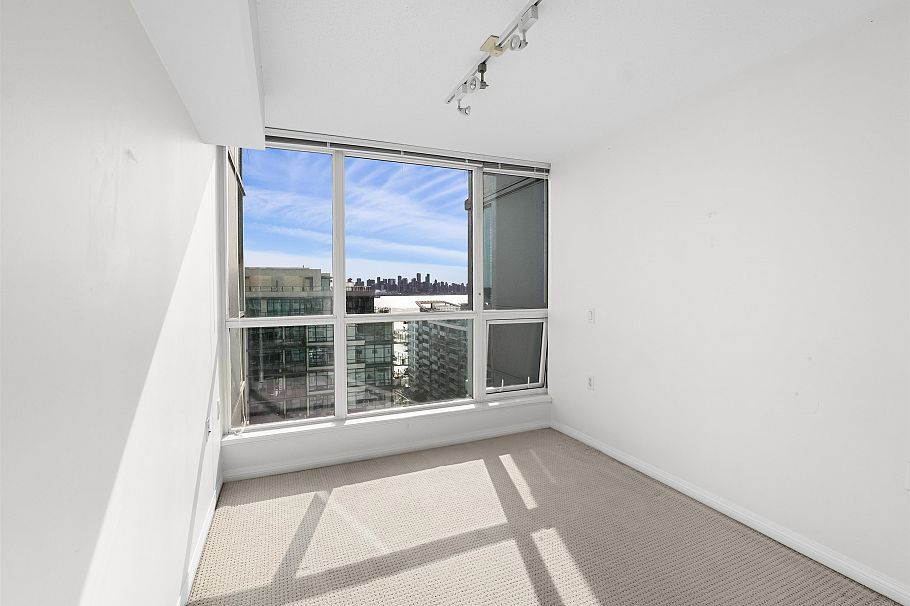 1404 188 E Esplanade North Vancouver, BC - 23