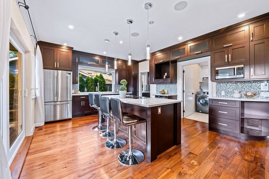 839 W 20th Street North Vancouver, BC - 10