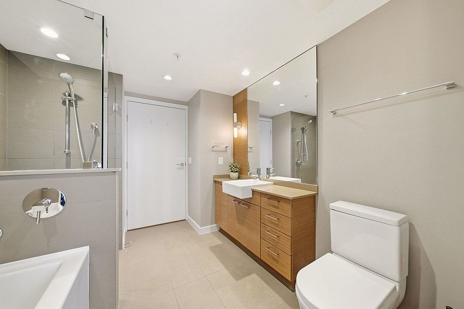 705 135 E 17th Street North Vancouver, BC - 19