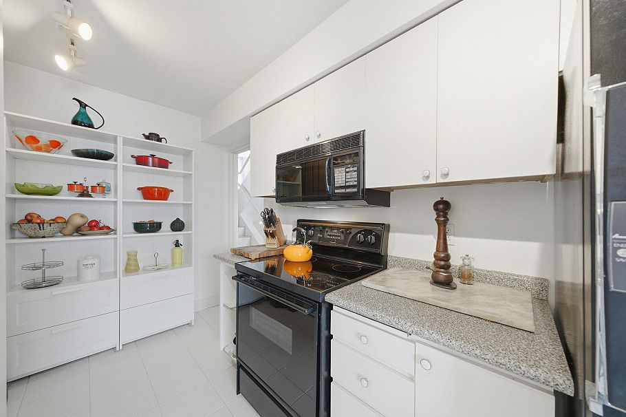 533 666 Leg In Boot Square Vancouver, BC - 22