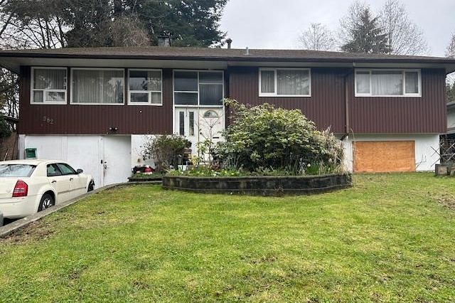982 Lynn Valley Road North Vancouver, BC - 1