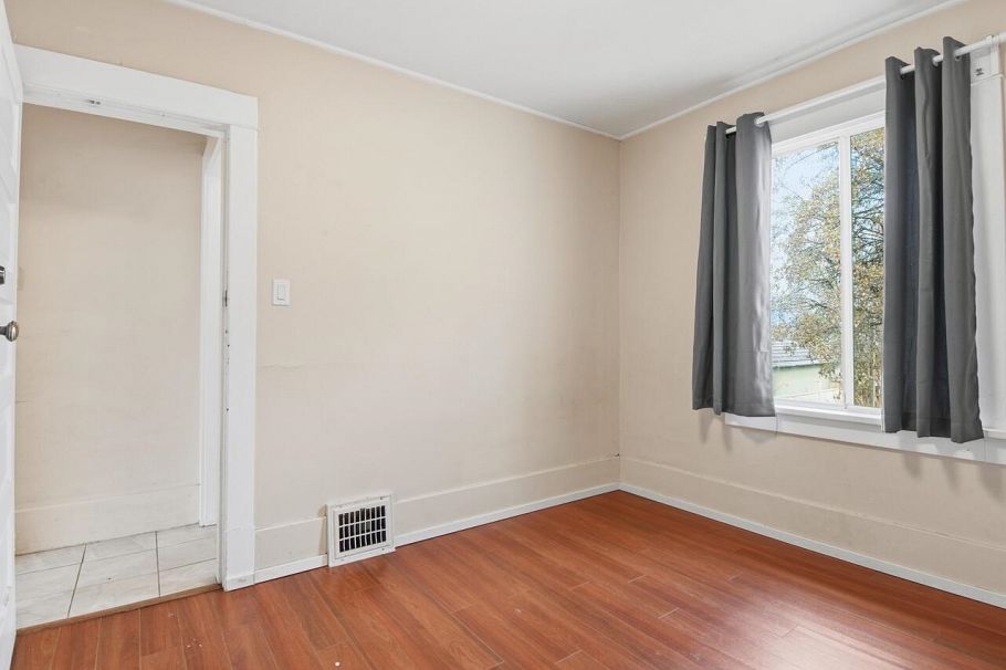 2437 E 22nd Avenue Vancouver, BC - 7