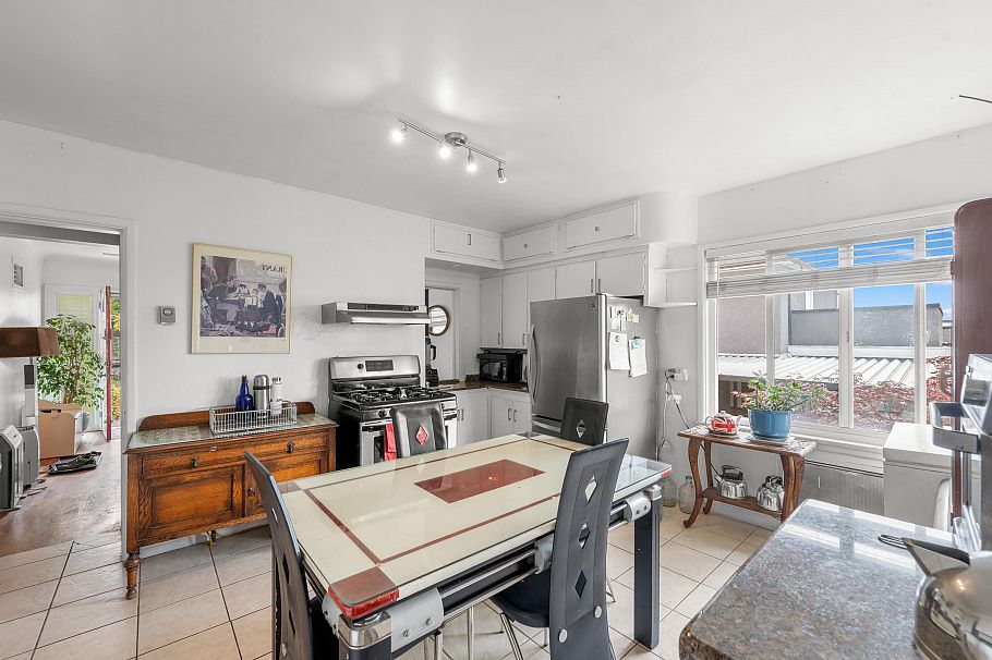 7429 Fraser Street Vancouver, BC - 5