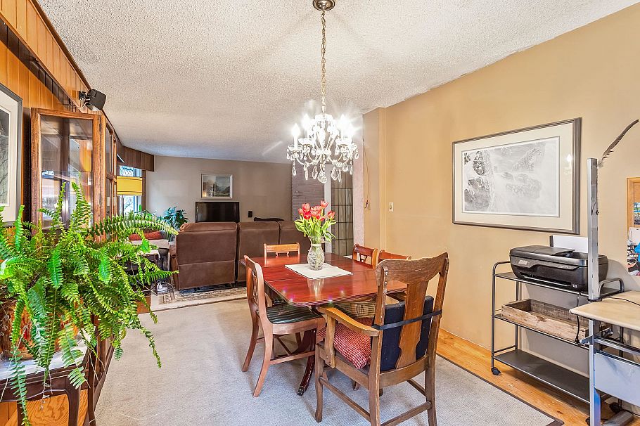 2582 W 6th Avenue Vancouver, BC - 14