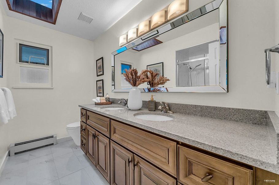 3661 Blenheim Street Vancouver, BC - 32