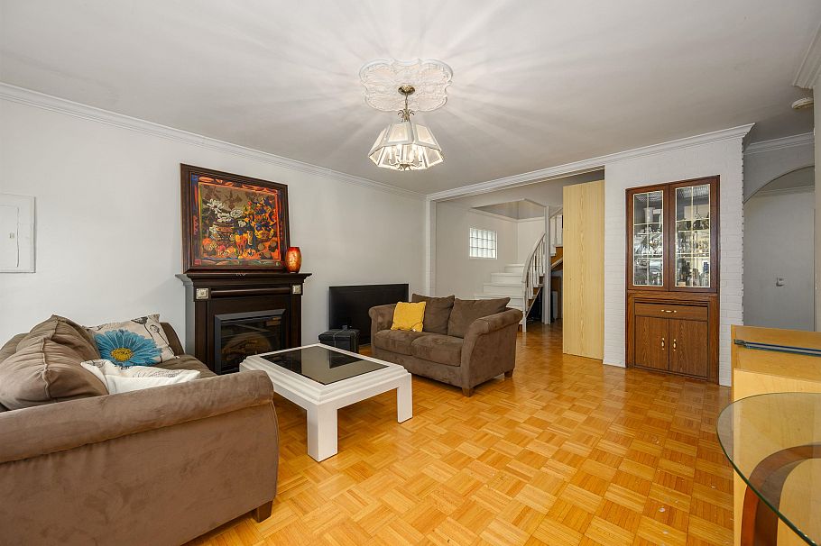 1355 Frederick Road North Vancouver, BC - 2