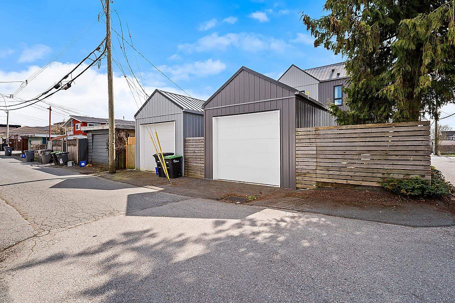 225 E 57th Avenue Vancouver, BC - 37