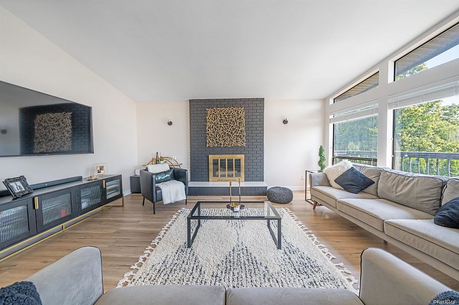 2131 Fraserview Drive Vancouver, BC - 2