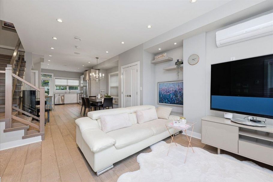 210 W 5th Street North Vancouver, BC - 7