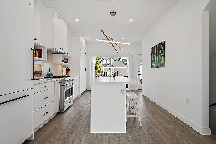 225 E 57th Avenue Vancouver, BC - 14