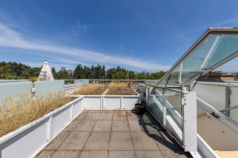 2216 Willow Street Vancouver, BC - 30