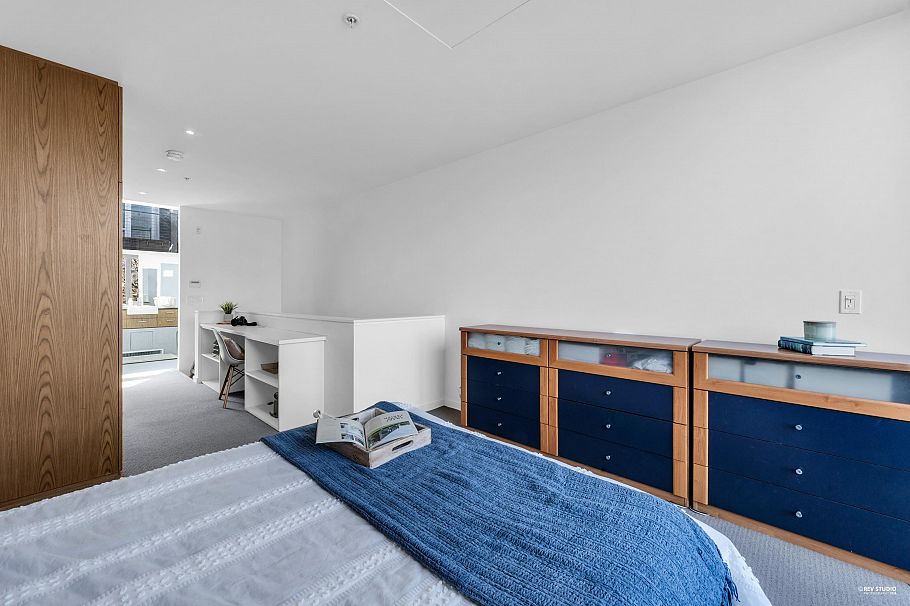 2 850 W 8th Avenue Vancouver, BC - 15